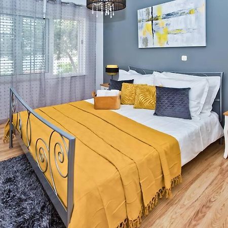 Apartman Tino With Two Sunny Terace Hvar Town Exteriör bild