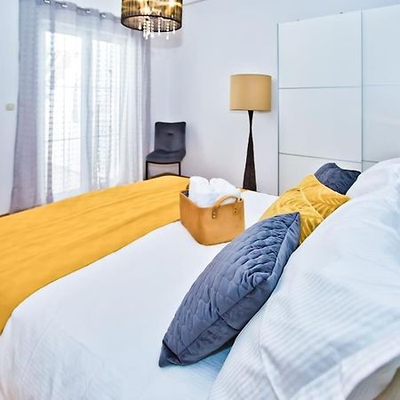 Apartman Tino With Two Sunny Terace Hvar Town Exteriör bild