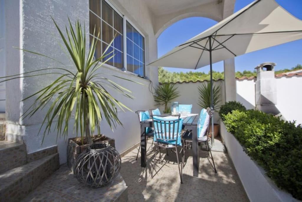Apartman Tino With Two Sunny Terace Hvar Town Exteriör bild