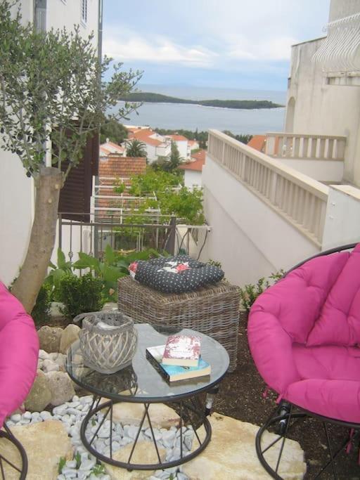 Apartman Tino With Two Sunny Terace Hvar Town Exteriör bild