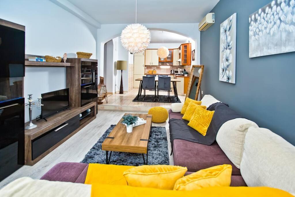 Apartman Tino With Two Sunny Terace Hvar Town Exteriör bild