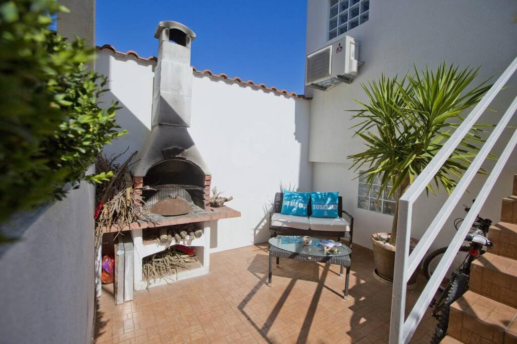 Apartman Tino With Two Sunny Terace Hvar Town Exteriör bild