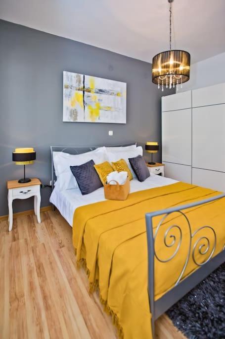 Apartman Tino With Two Sunny Terace Hvar Town Exteriör bild